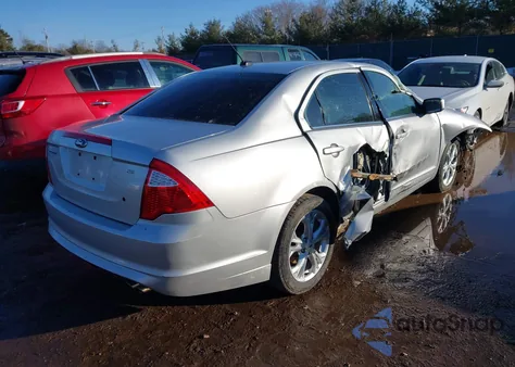 2012 Ford Fusion Se z USA, uszkodzony, nr VIN 3FAHP0HA2CR223713